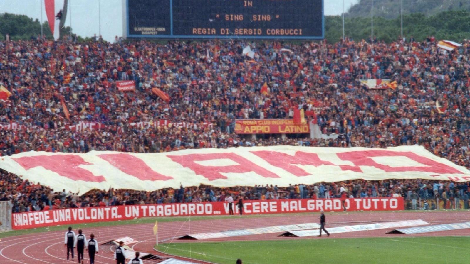 Benvenuti A Roma La Sfida Degli Striscioni Al Derby