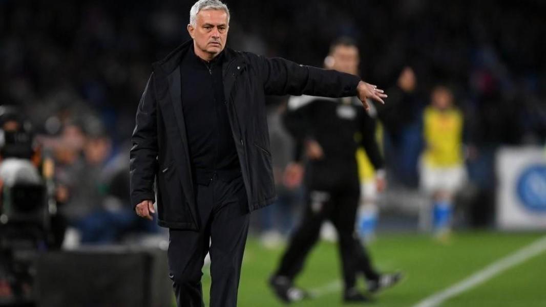 José Mourinho durante il match fra Napoli e Roma (AS Roma via Getty Images) 