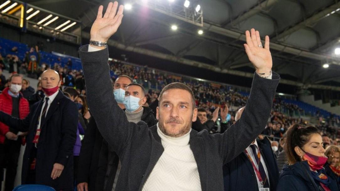 Totti ringrazia i tifosi della Roma (Getty Images) 