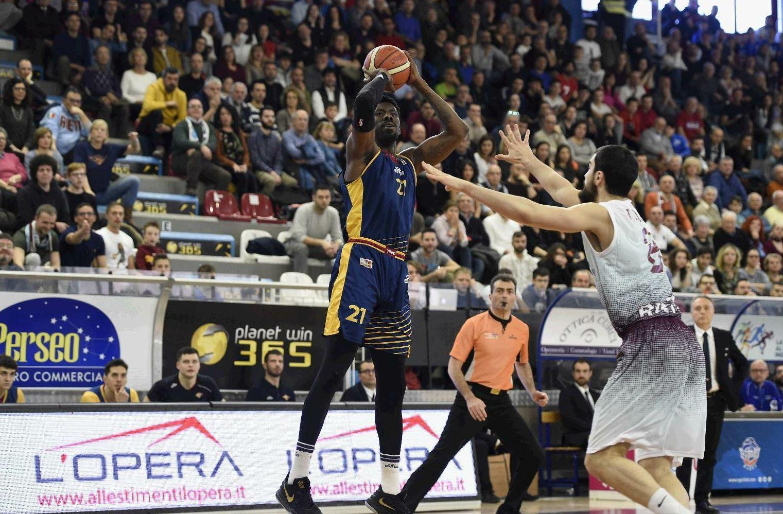 Basket, Siena esclusa dal campionato: Virtus Roma di nuovo capolista solitaria