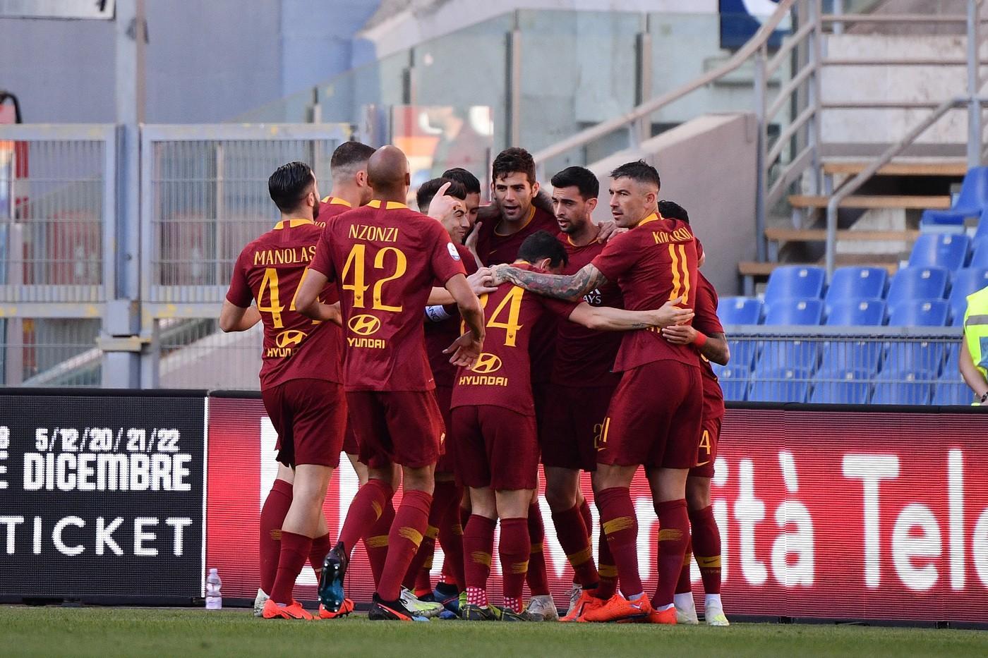 L'esultanza dei giocatori della Roma al gol di Fazio ©LaPresse