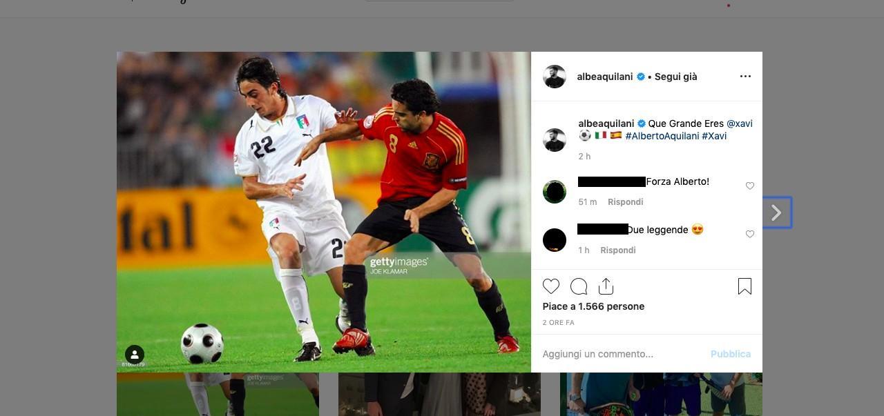 FOTO - Xavi dice addio al calcio, l'omaggio di Aquilani: 