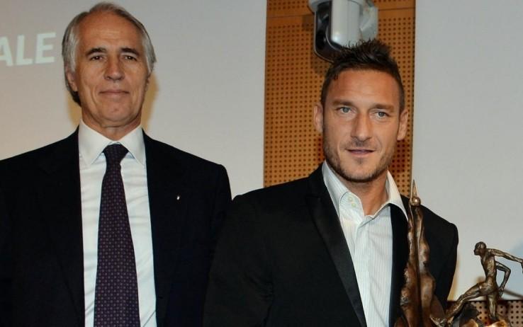 Il presidente del Coni Giovanni Malagò con Francesco Totti 