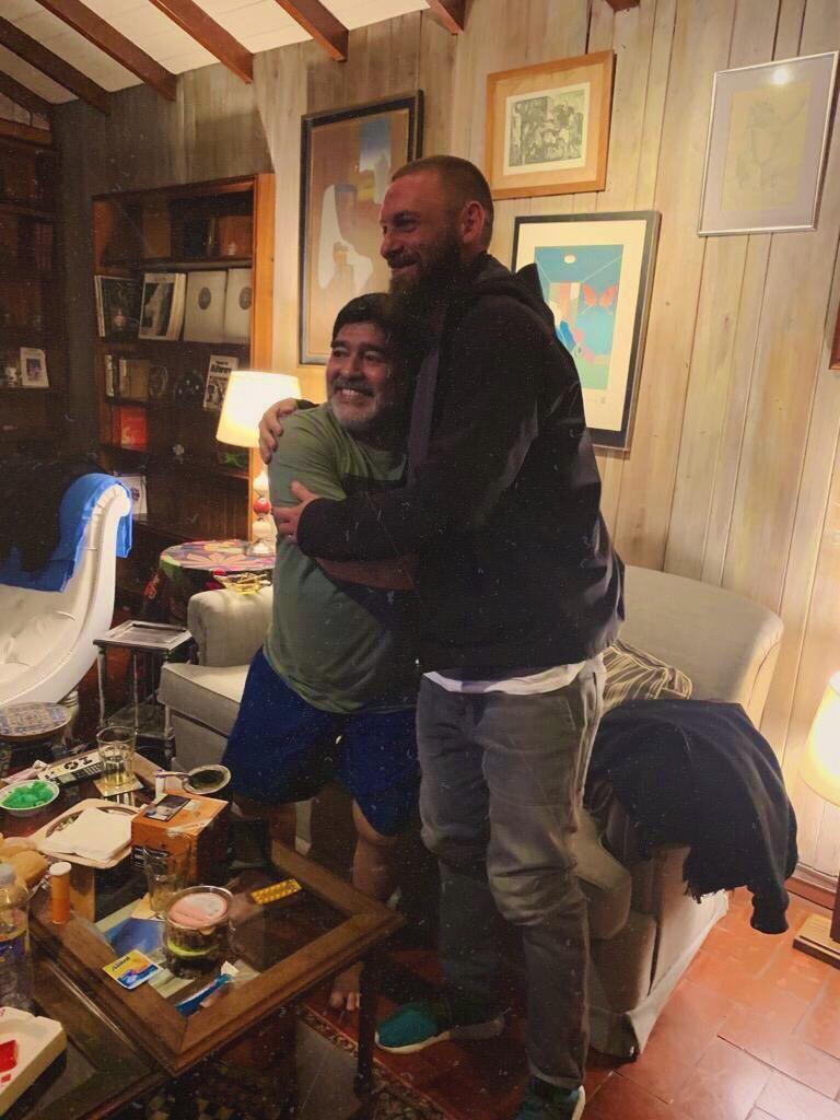 Foto De Rossi A Maradona Ti Aspetto Alla Bombonera