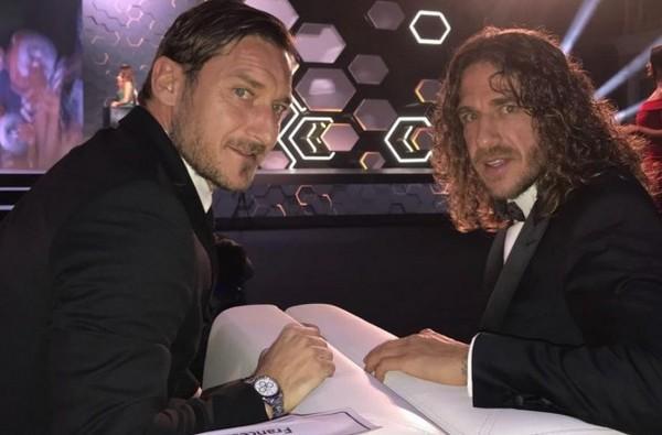 FOTO - Instagram, Puyol con Totti: 