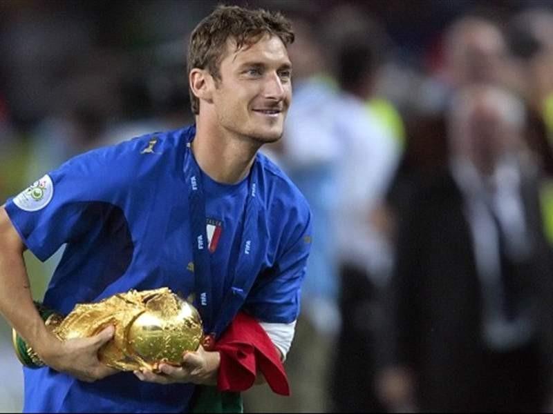 Totti sfida la Germania con gli Azzurri Legends. In campo anche Pirlo e Cannavaro