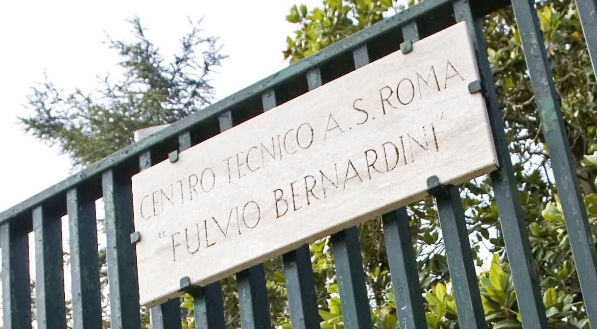 Allenamento per la Roma: palestra per Defrel e De Rossi