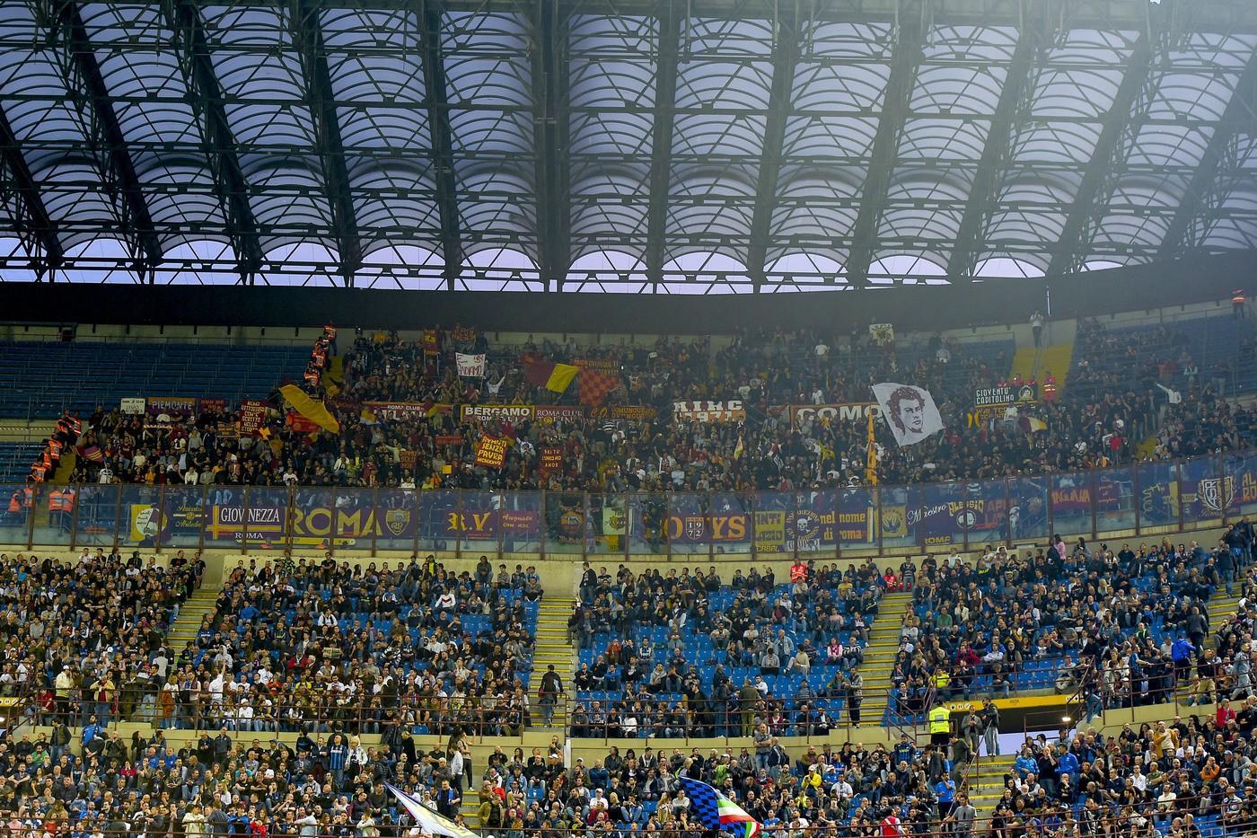 Inter-Roma, in 3.500 tingono San Siro di giallorosso©LaPresse