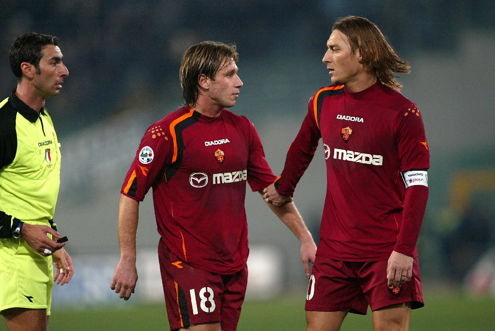 Cassano e Totti in campo con la Roma nel 2005, di LaPresse