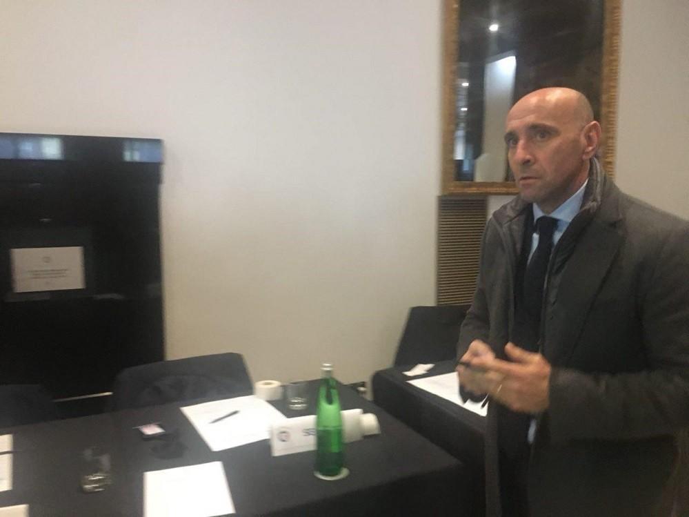 FOTO - Calciomercato, Monchi a Milano tratta Laxalt per Peres