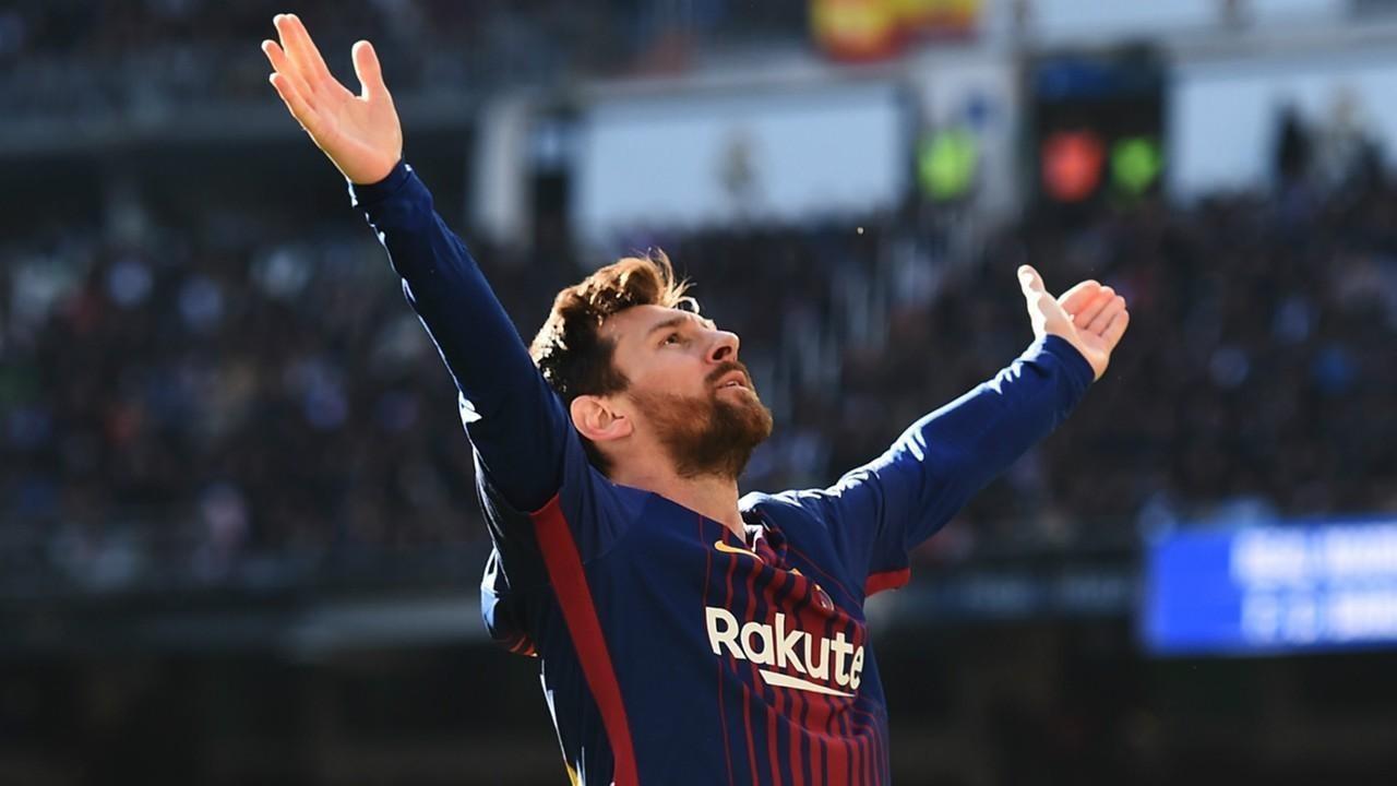 VIDEO - Messi è il nuovo Mozart. L'asso argentino suona l'inno della Champions League
