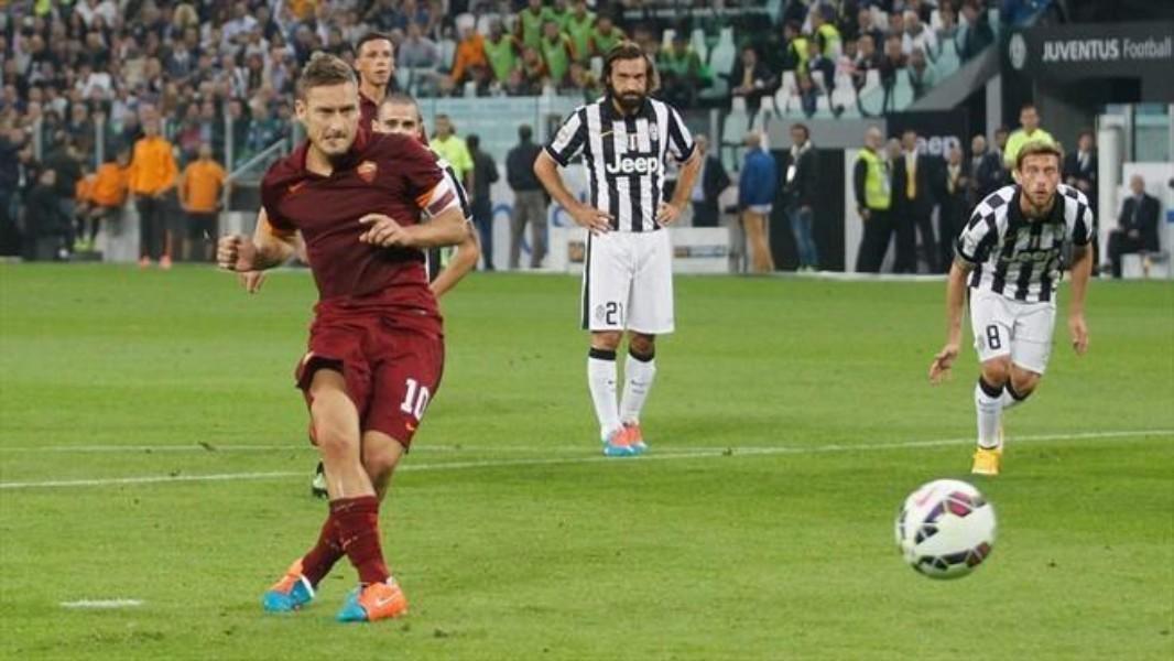 Coronavirus, asta per la maglia indossata da Totti durante Juventus-Roma del 2014