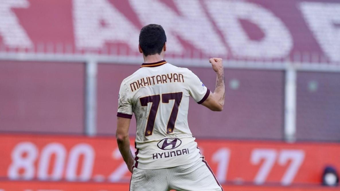 Mkhitaryan festeggia dopo uno dei gol segnati al Genoa, di LaPresse