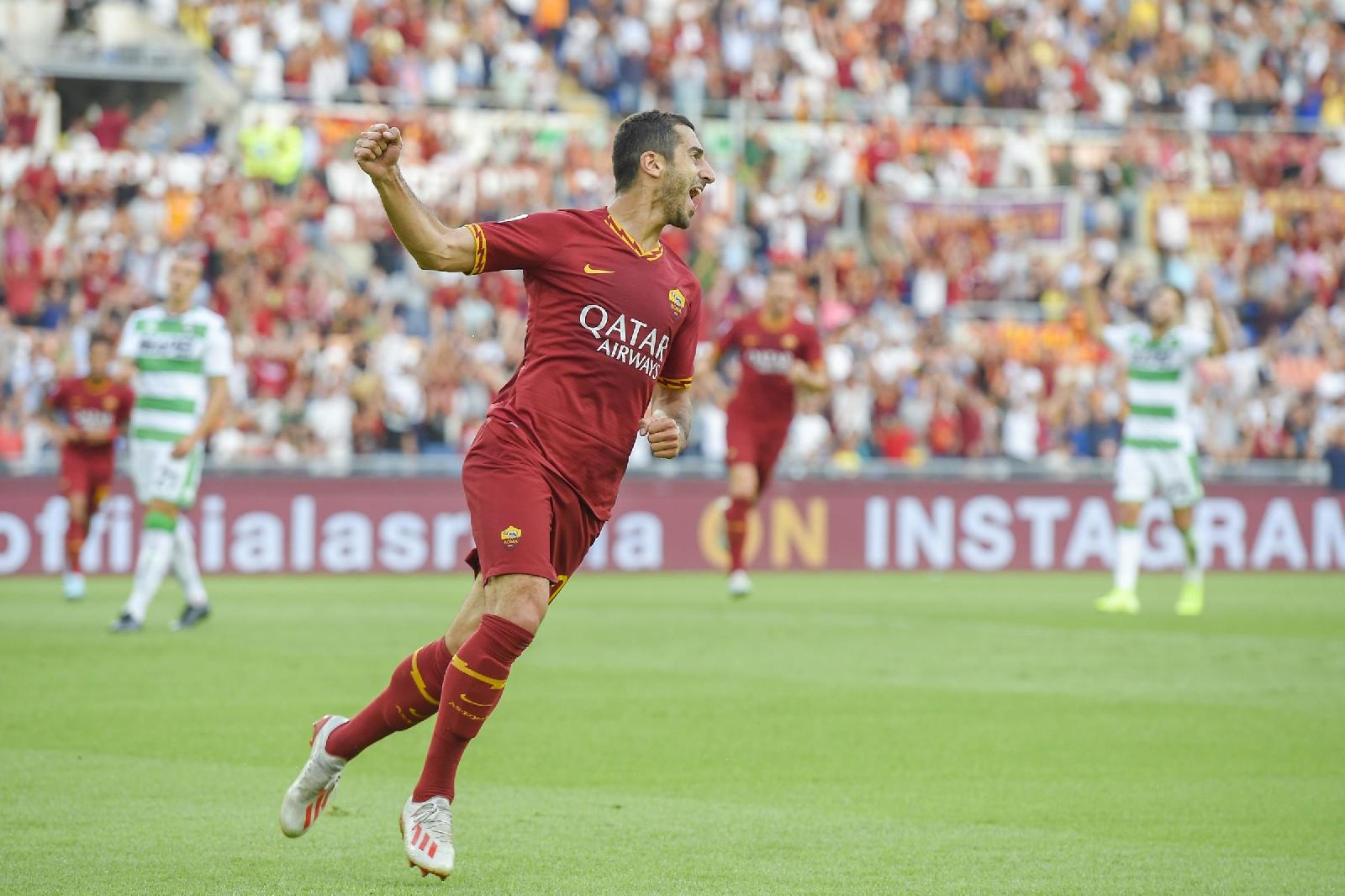 Mkhitaryan esulta dopo il gol all'esordio contro il Sassuolo, di LaPresse
