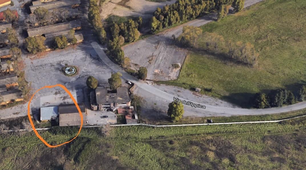 Nella foto dall’alto tratta da Google Maps, la “casa” di Federico evidenziata da un cerchio arancione 