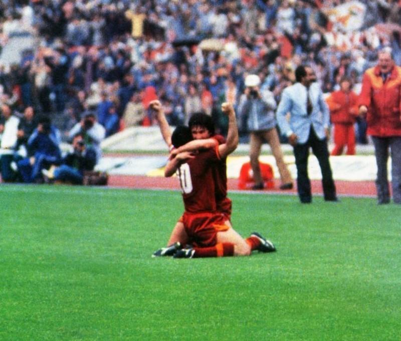 1 maggio 1983, Roma-Avellino 2-0: l'abbraccio che ha fermato il tempo