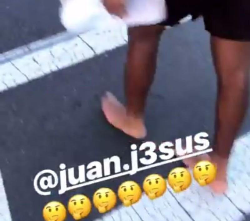 VIDEO - Juan Jesus a piedi nudi per le strade di Boston