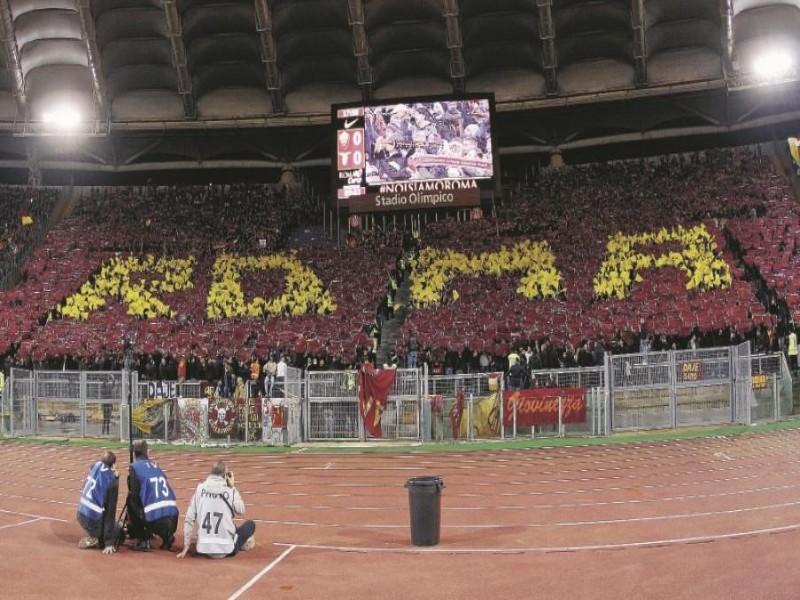 FOTO - La Roma ringrazia i tifosi: 