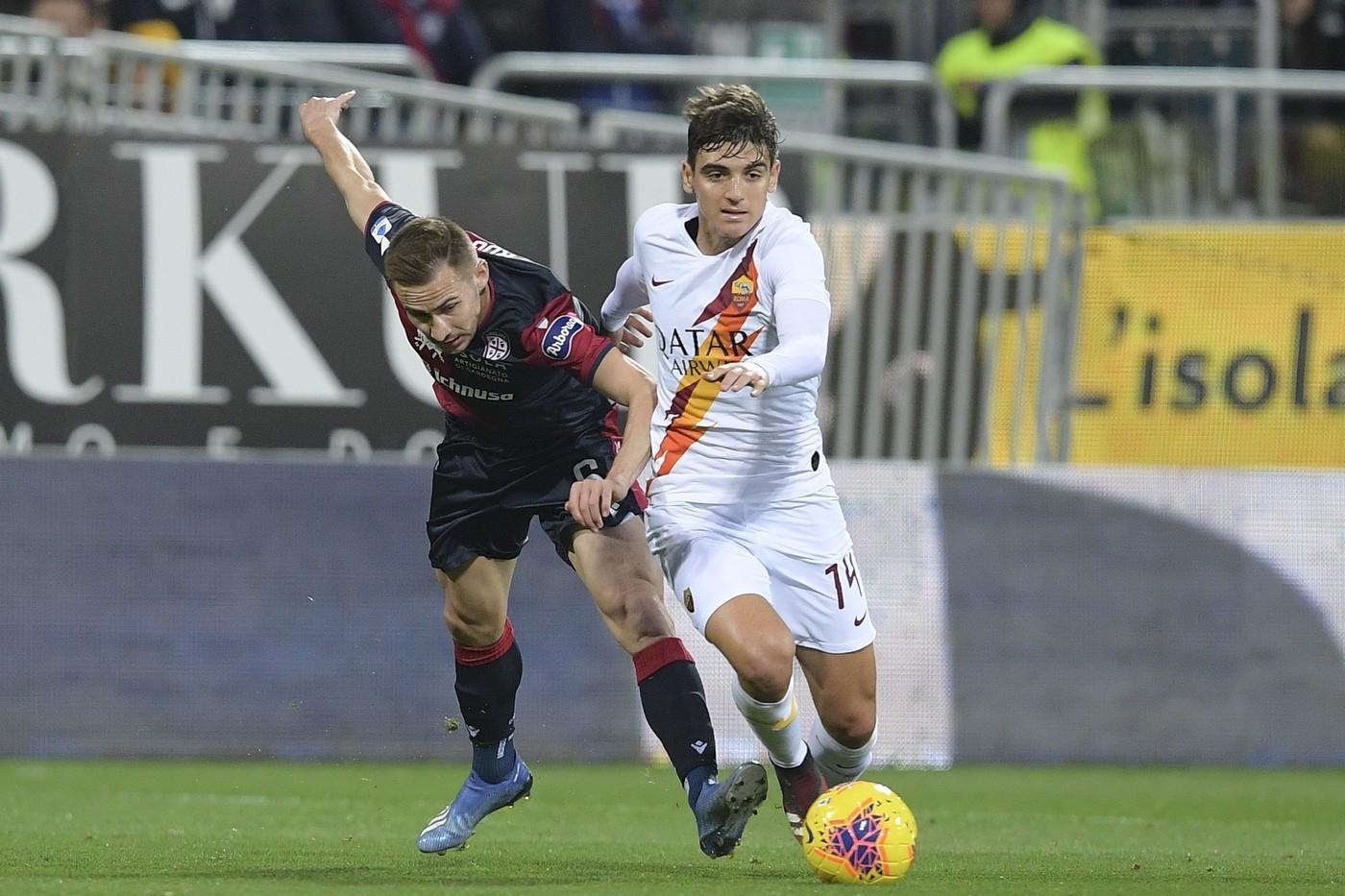 Villar in campo a Cagliari il primo marzo del 2020 alla prima da titolare, di LaPresse