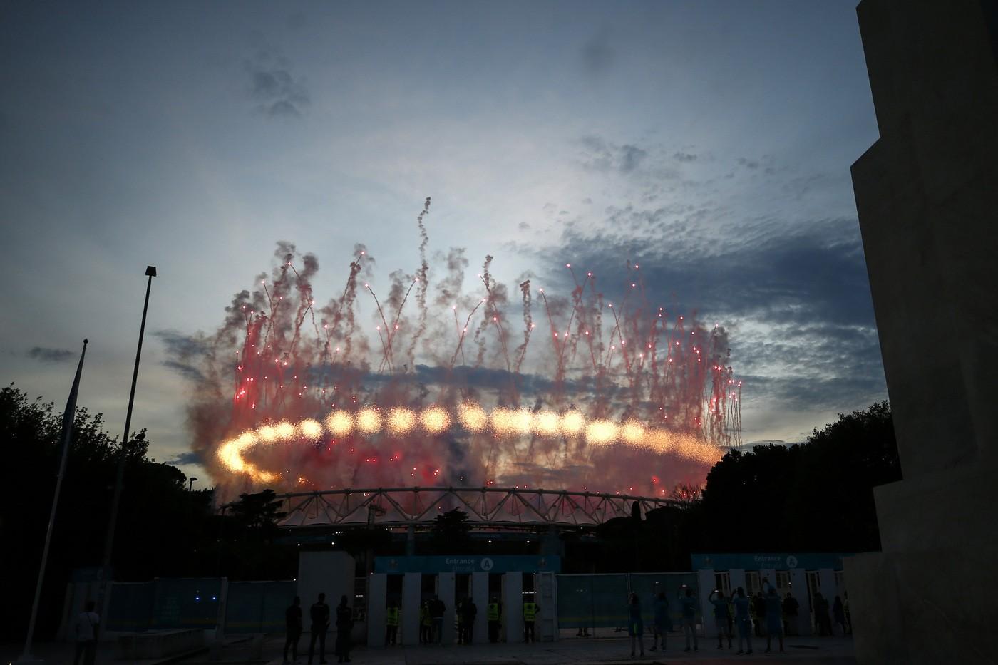 Euro 2020, l'Olimpico si illumina per Totti e Bocelli©LaPresse