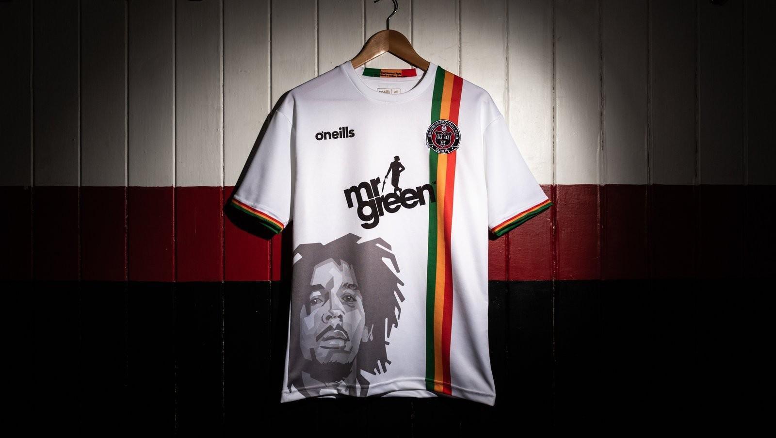 Bohemian FC, la maglia con Bob Marley va a ruba: sold out in poche ore