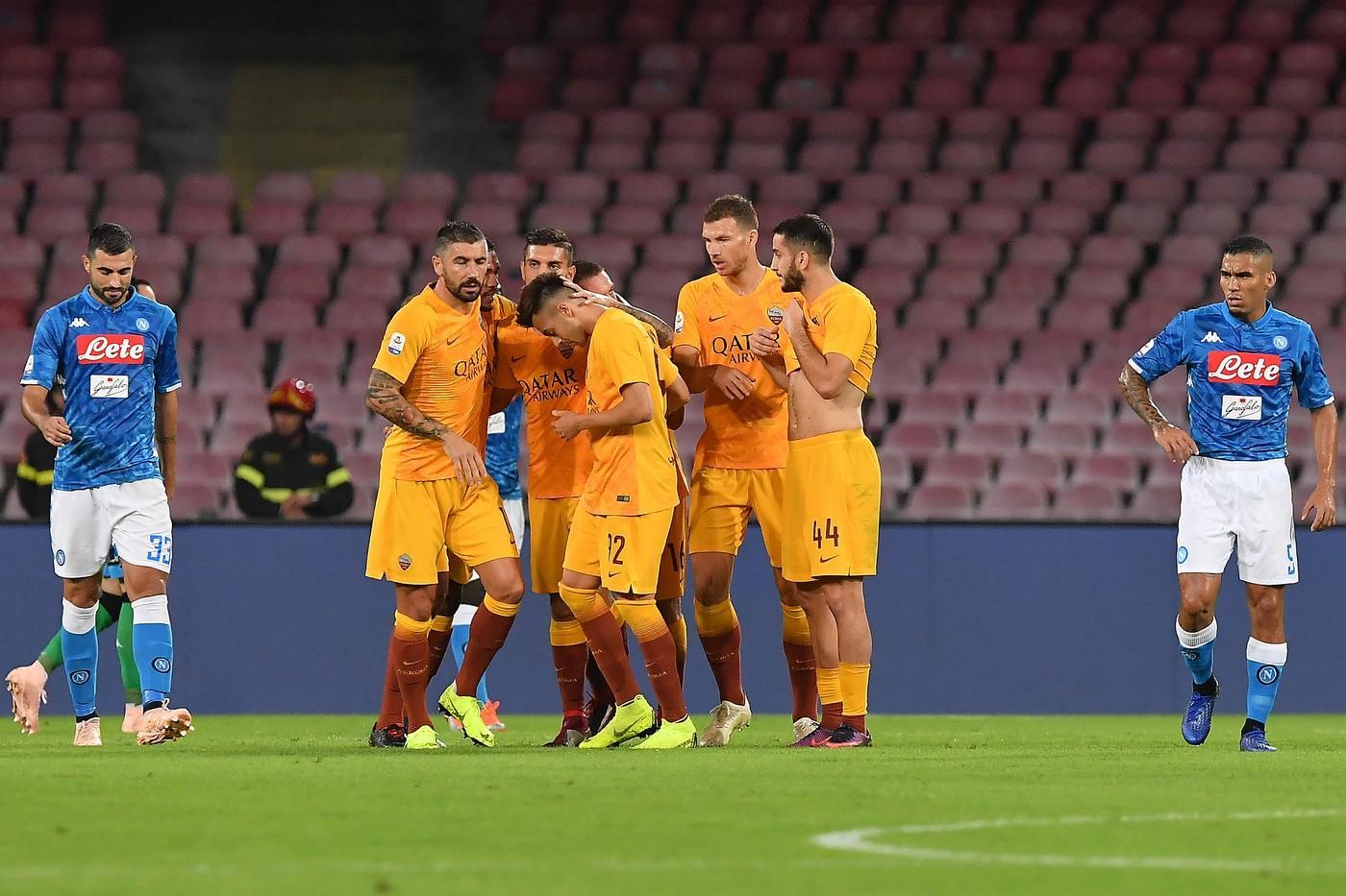La Roma esulta per il gol del vantaggio