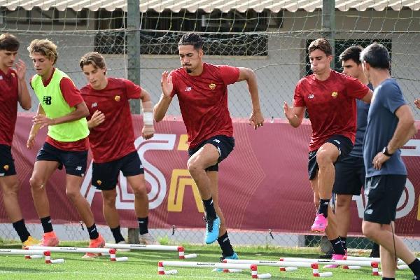 Smalling in campo (As Roma via Getty Images)