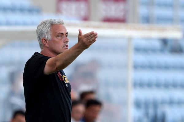 GALLERY - Roma-Siviglia 0-0, l'abbraccio tra Mourinho e Lamela 