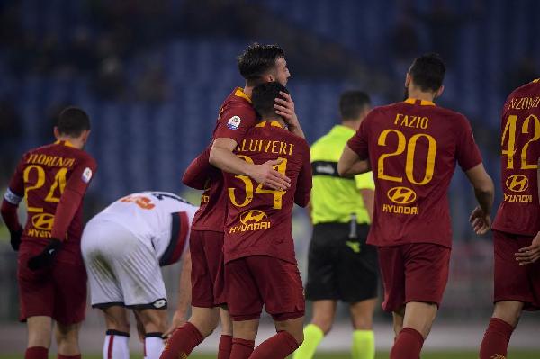 FOTO - La grinta di Kluivert e la gioia di Cristante: la Roma vince sul Genoa ©LaPresse