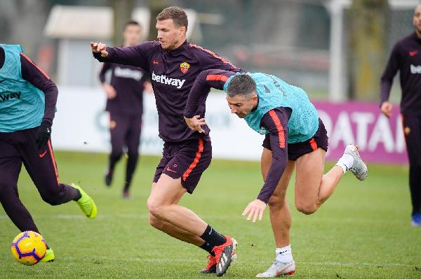 Contrasto tra Dzeko e Kolarov ©LaPresse