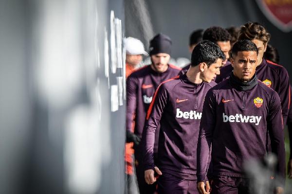 FOTO - Sorrisi e grinta negli occhi: la Roma è pronta a sfidare l'Entella ©LaPresse