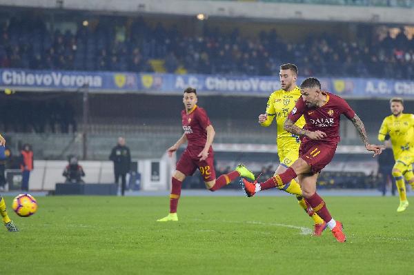 Il sinistro di Kolarov ©LaPresse