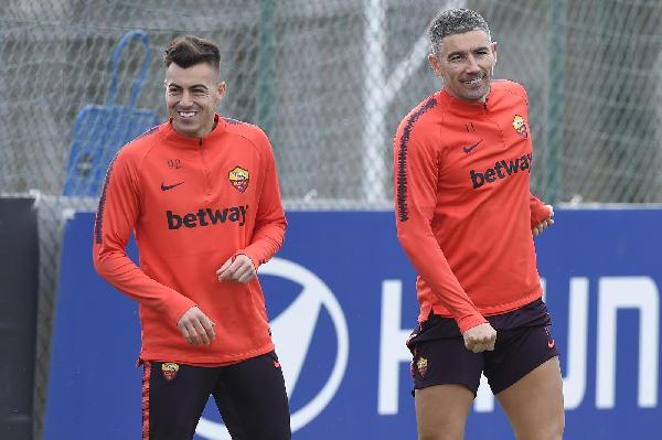 Il sorriso di El Shaarawy e Kolarov ©LaPresse