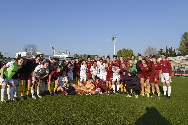 Foto finale tra le due squadre ©LaPresse