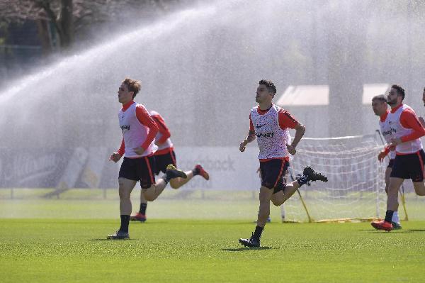Sessione di scatti per i giallorossi ©LaPresse