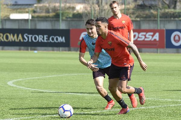 Kluivert inseguito da Ünder in partitella ©LaPresse