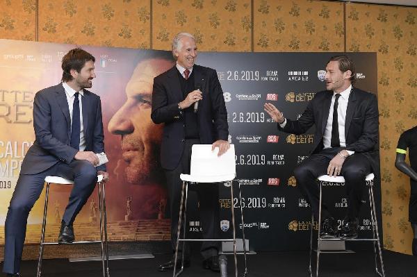 Totti scherza con Malagò durante la presentazione dell'evento ©LaPresse