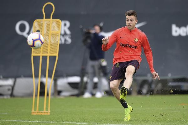 El Shaarawy calcia il pallone ©LaPresse
