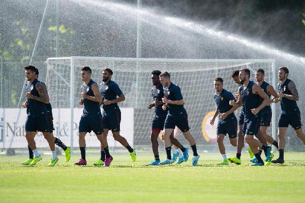 FOTO - Domani l'ultima amichevole: la Roma lavora sotto il sole di Trigoria ©LaPresse
