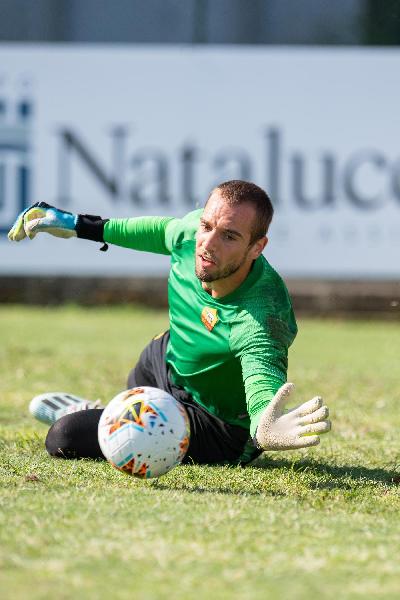 Pau Lopez in tuffo ©LaPresse