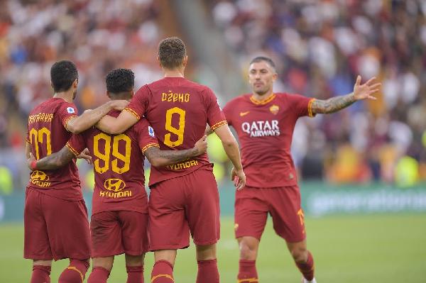 FOTO - La Roma ne fa quattro: le esultanze di Cristante, Dzeko, Mkhitaryan e Kluivert ©LaPresse