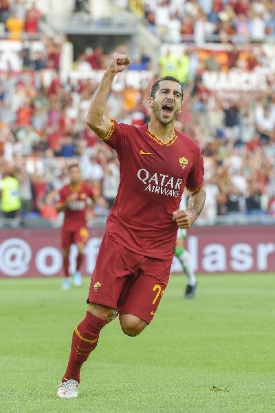 FOTO - La Roma ne fa quattro: le esultanze di Cristante, Dzeko, Mkhitaryan e Kluivert ©LaPresse