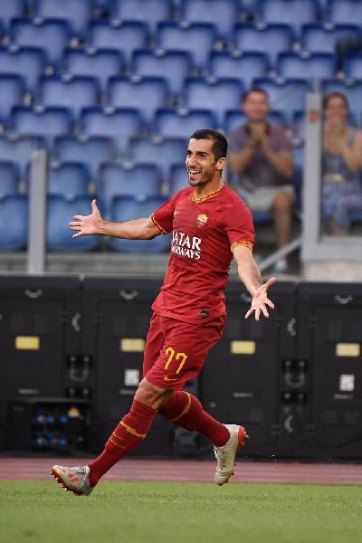 FOTO - La Roma ne fa quattro: le esultanze di Cristante, Dzeko, Mkhitaryan e Kluivert ©LaPresse