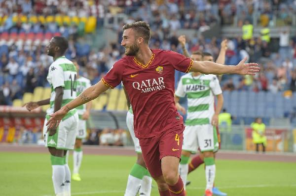 FOTO - La Roma ne fa quattro: le esultanze di Cristante, Dzeko, Mkhitaryan e Kluivert ©LaPresse