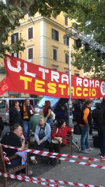 FOTO - L'inizio della festa al Roma Club Testaccio 