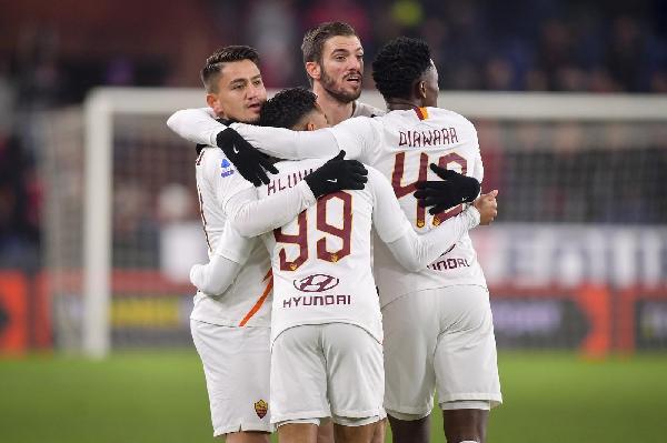 FOTO - Dall'esultanza di Dzeko alla rabbia di Pau Lopez: la Roma espugna Marassi