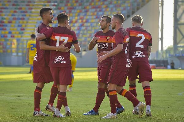 La squadra esulta dopo il raddoppio di Cengiz ©LaPresse