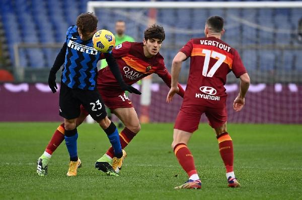 Villar e Barella a contrasto ©LaPresse
