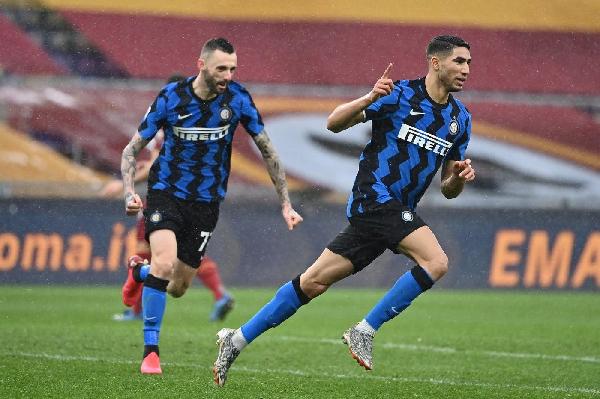 Hakimi festeggia il vantaggio interista ©LaPresse