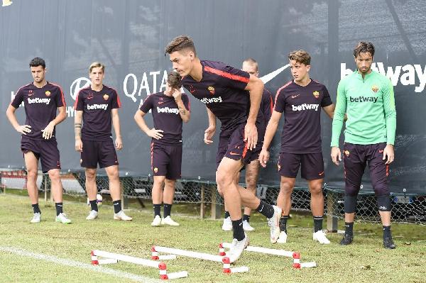 FOTO - Le migliori immagini dell'allenamento mattutino della Roma ©LaPresse
